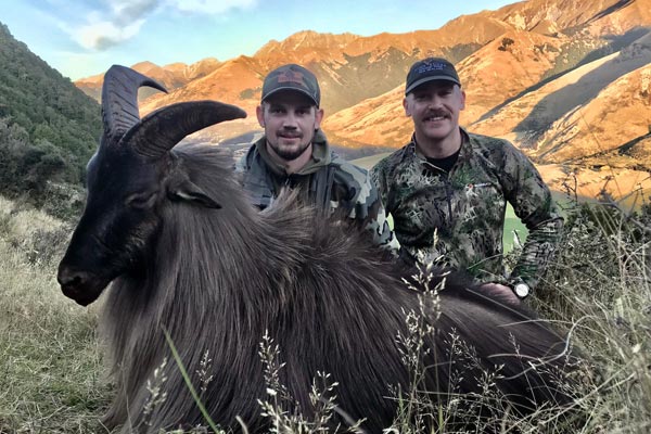 Guided Tahr Hunting Tours